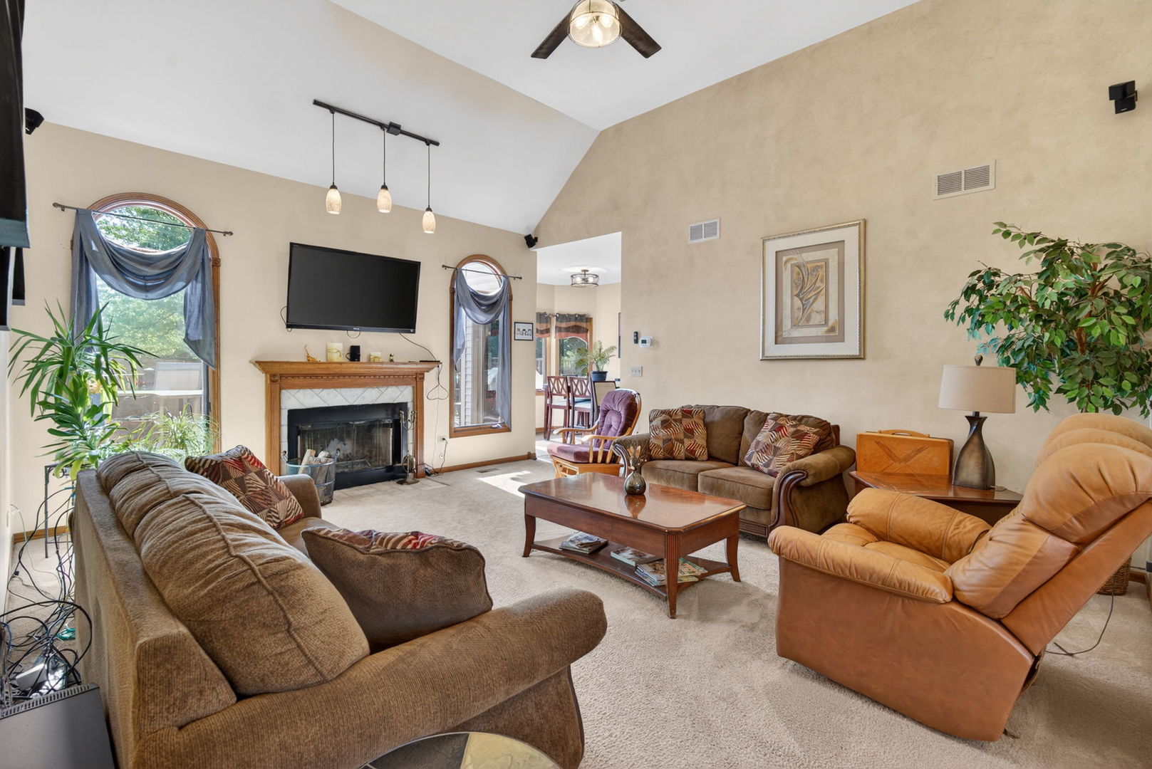 24453 S Blackhawk Drive, Channahon, IL 60410