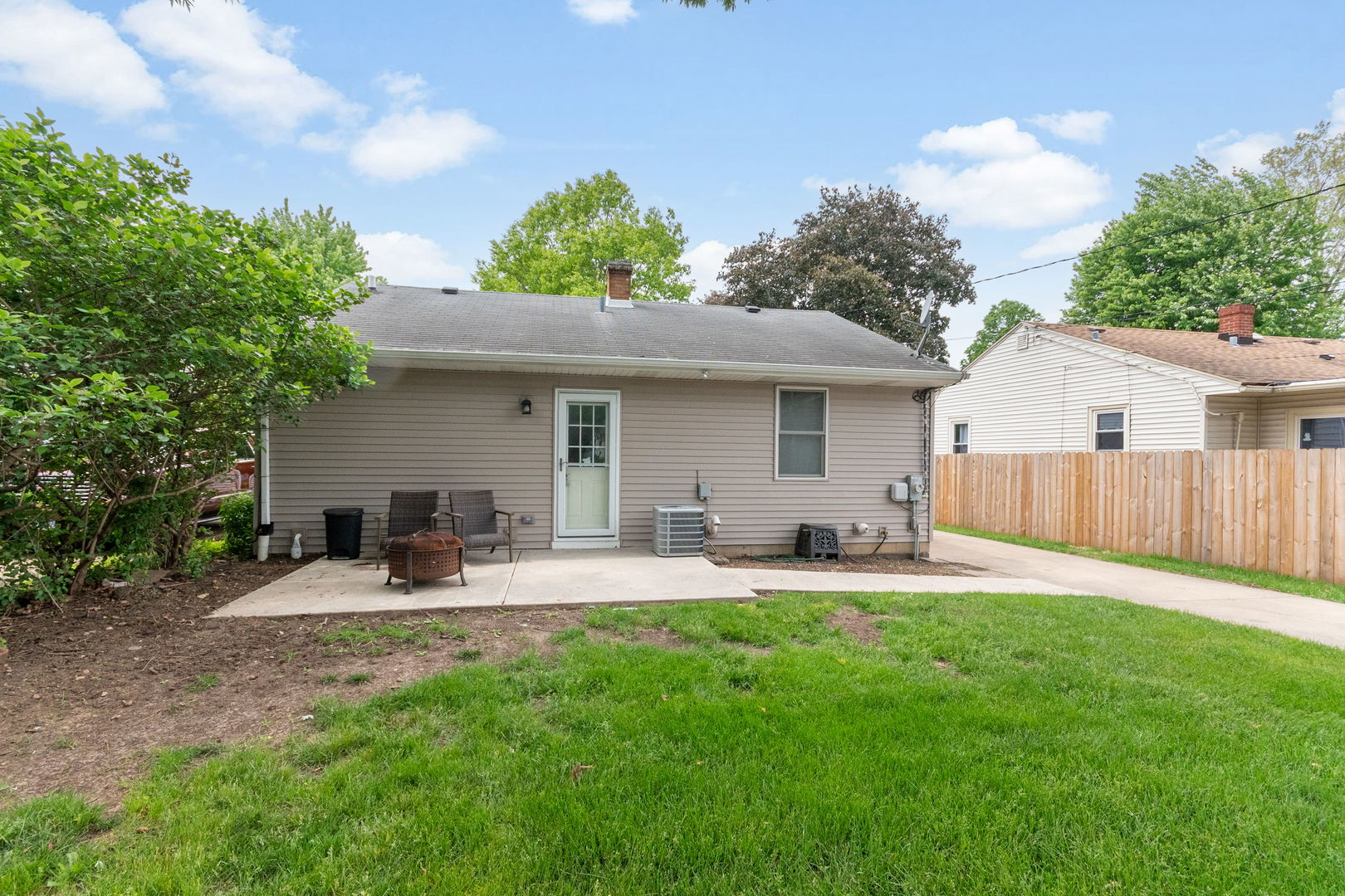 428 Ingleside Avenue, Aurora, IL 60506