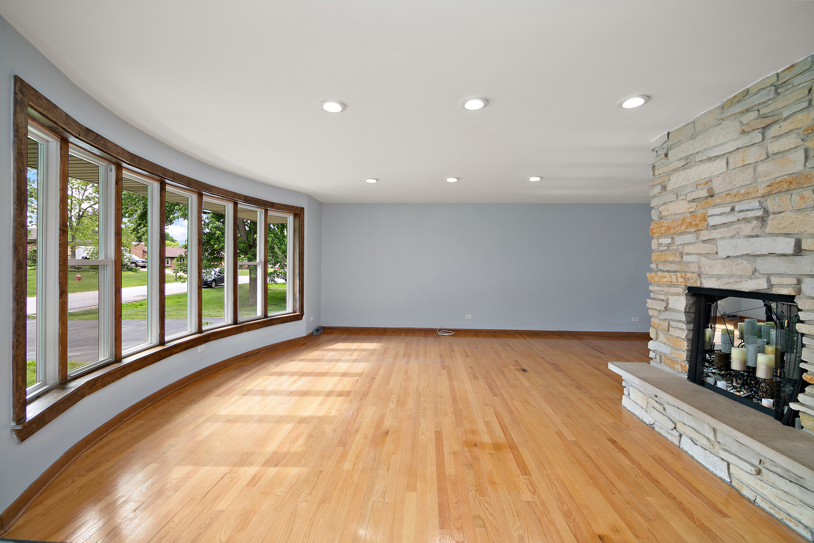 9225 S 86th Avenue, Hickory Hills, IL 60457