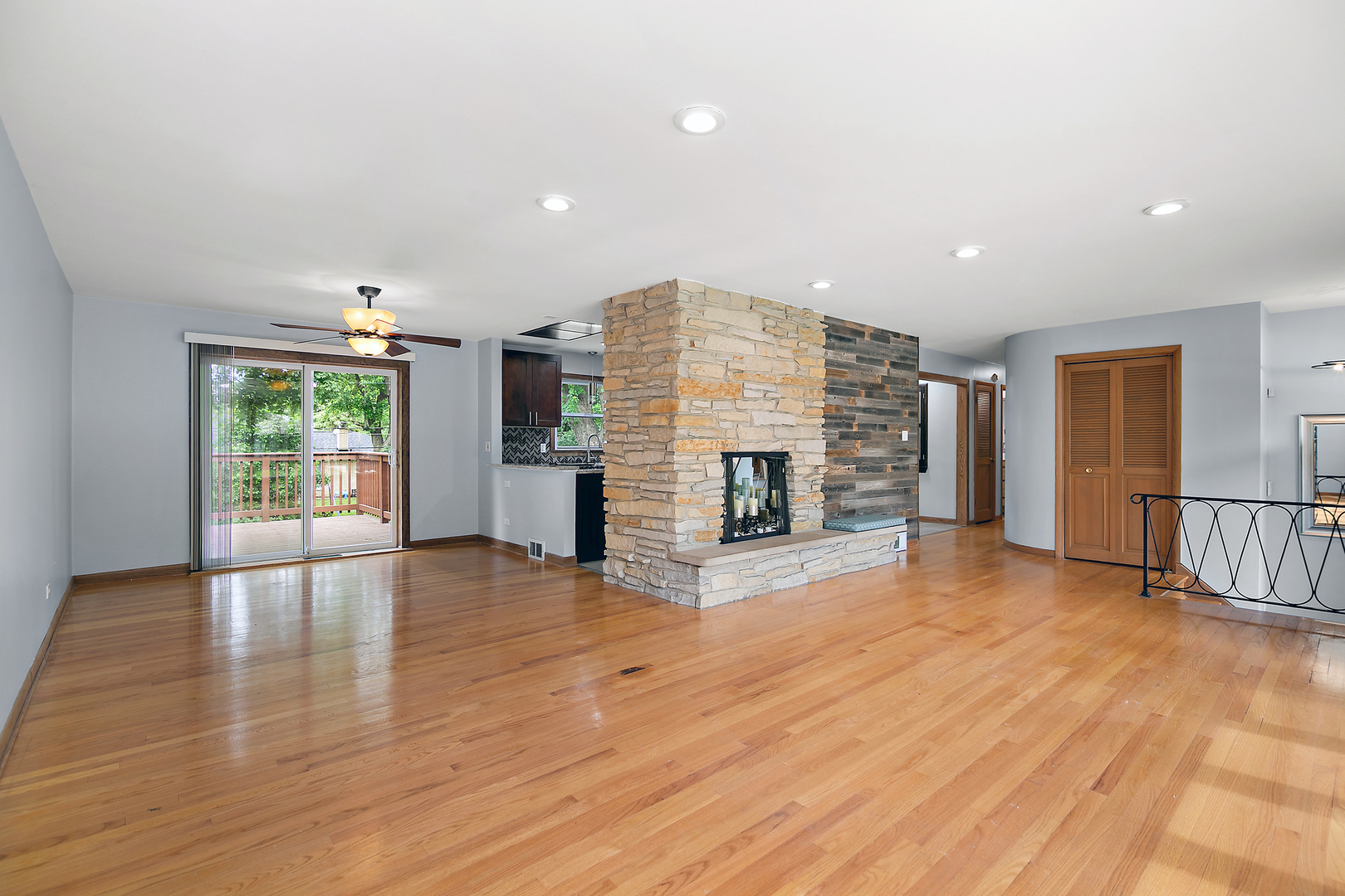 9225 S 86th Avenue, Hickory Hills, IL 60457