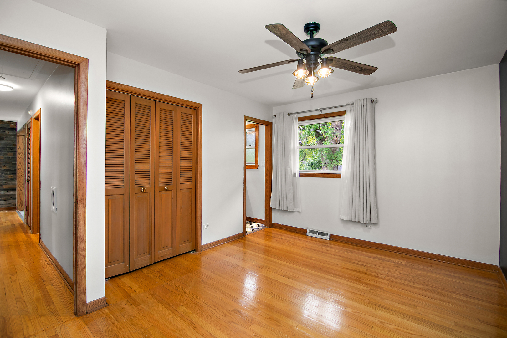 9225 S 86th Avenue, Hickory Hills, IL 60457