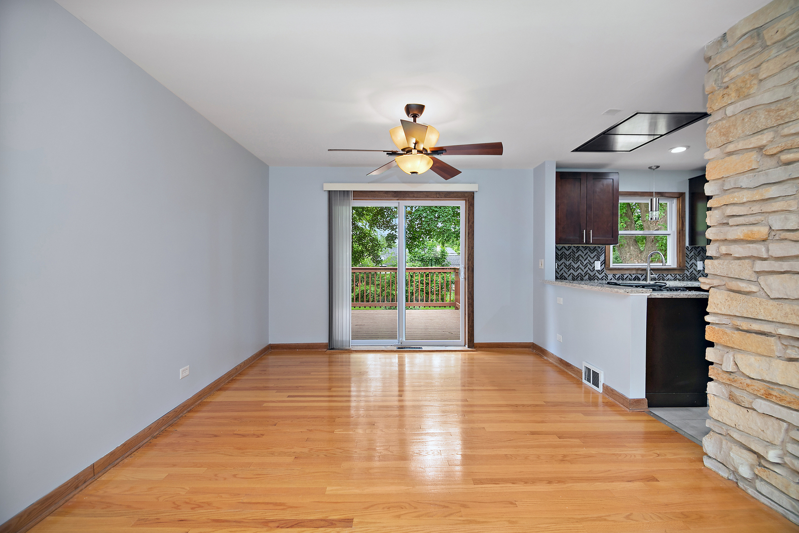 9225 S 86th Avenue, Hickory Hills, IL 60457