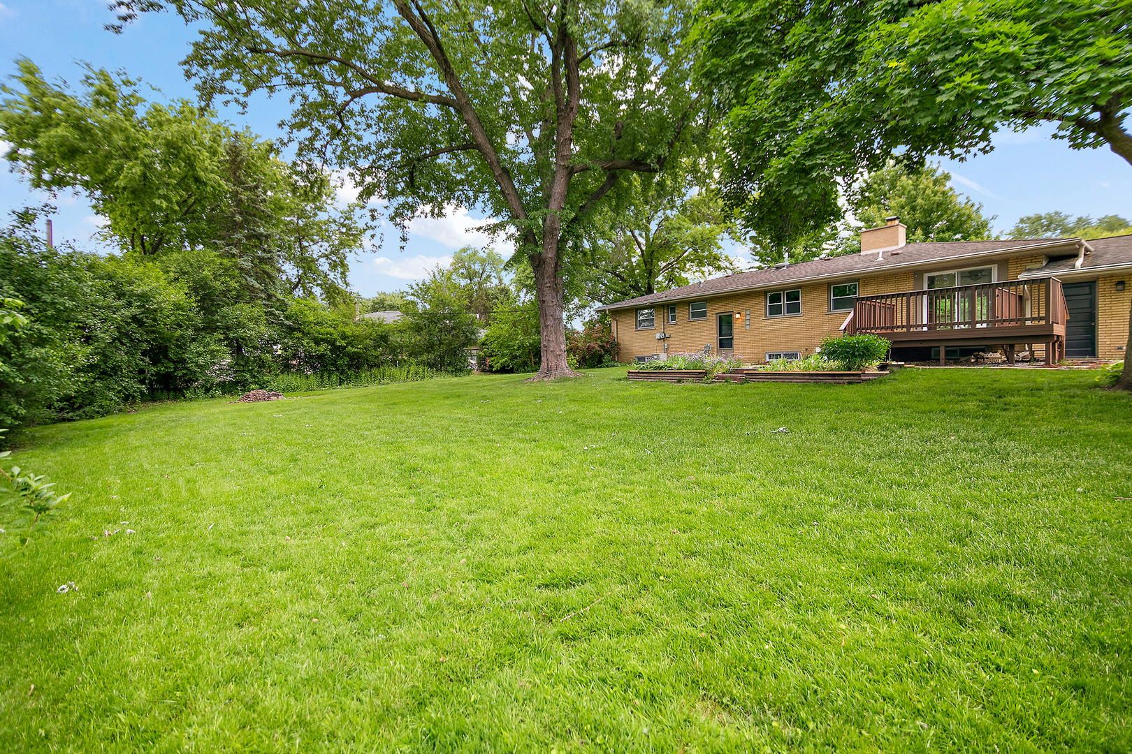 9225 S 86th Avenue, Hickory Hills, IL 60457