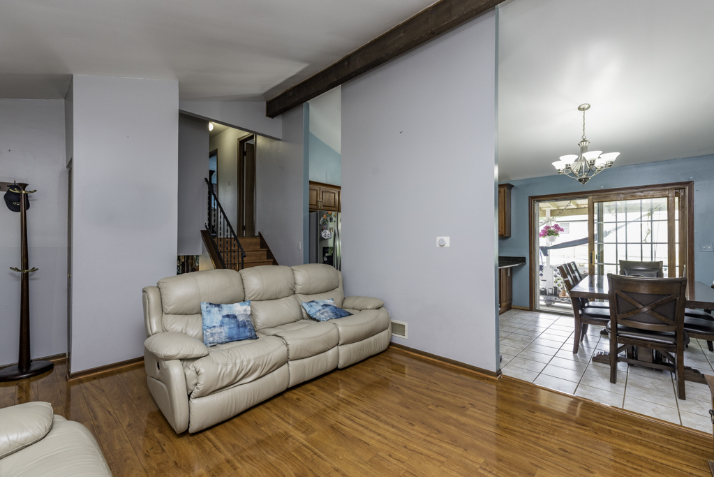 3332 N Lewis Avenue, Waukegan, IL 60087