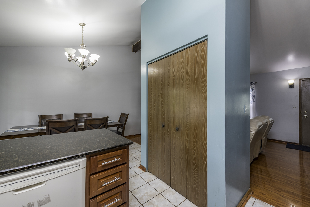 3332 N Lewis Avenue, Waukegan, IL 60087