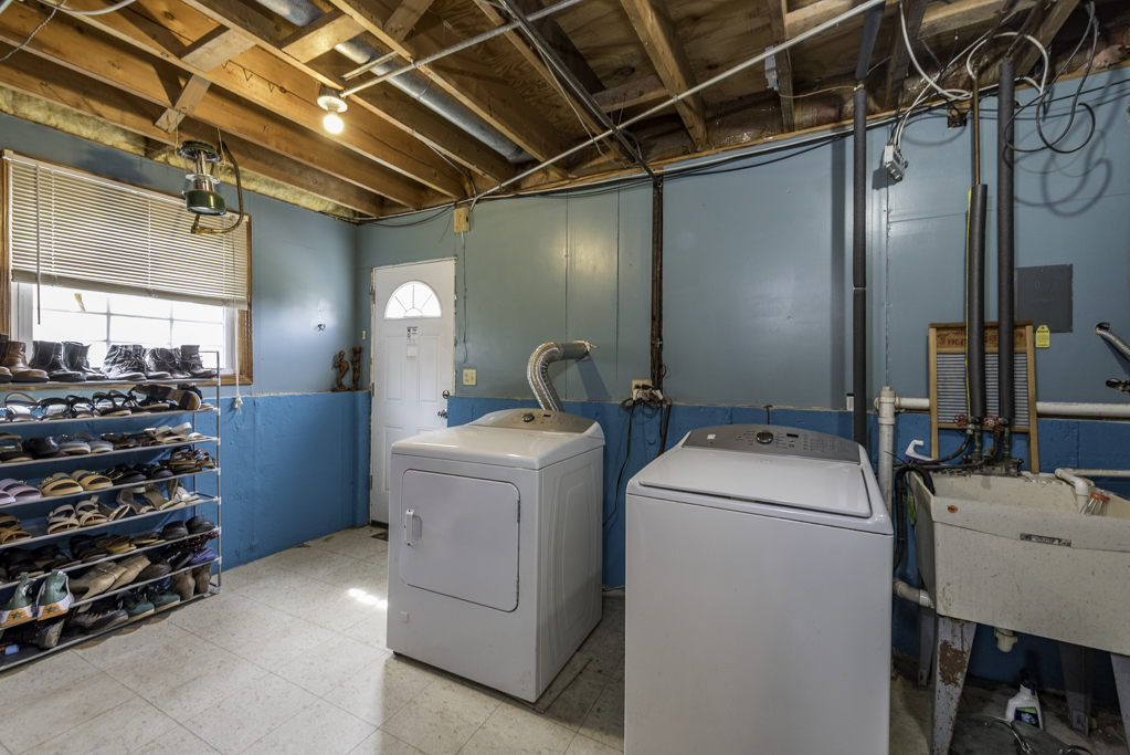 3332 N Lewis Avenue, Waukegan, IL 60087
