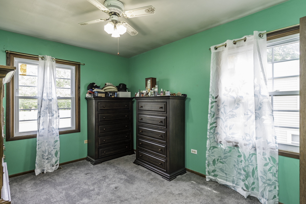 3332 N Lewis Avenue, Waukegan, IL 60087