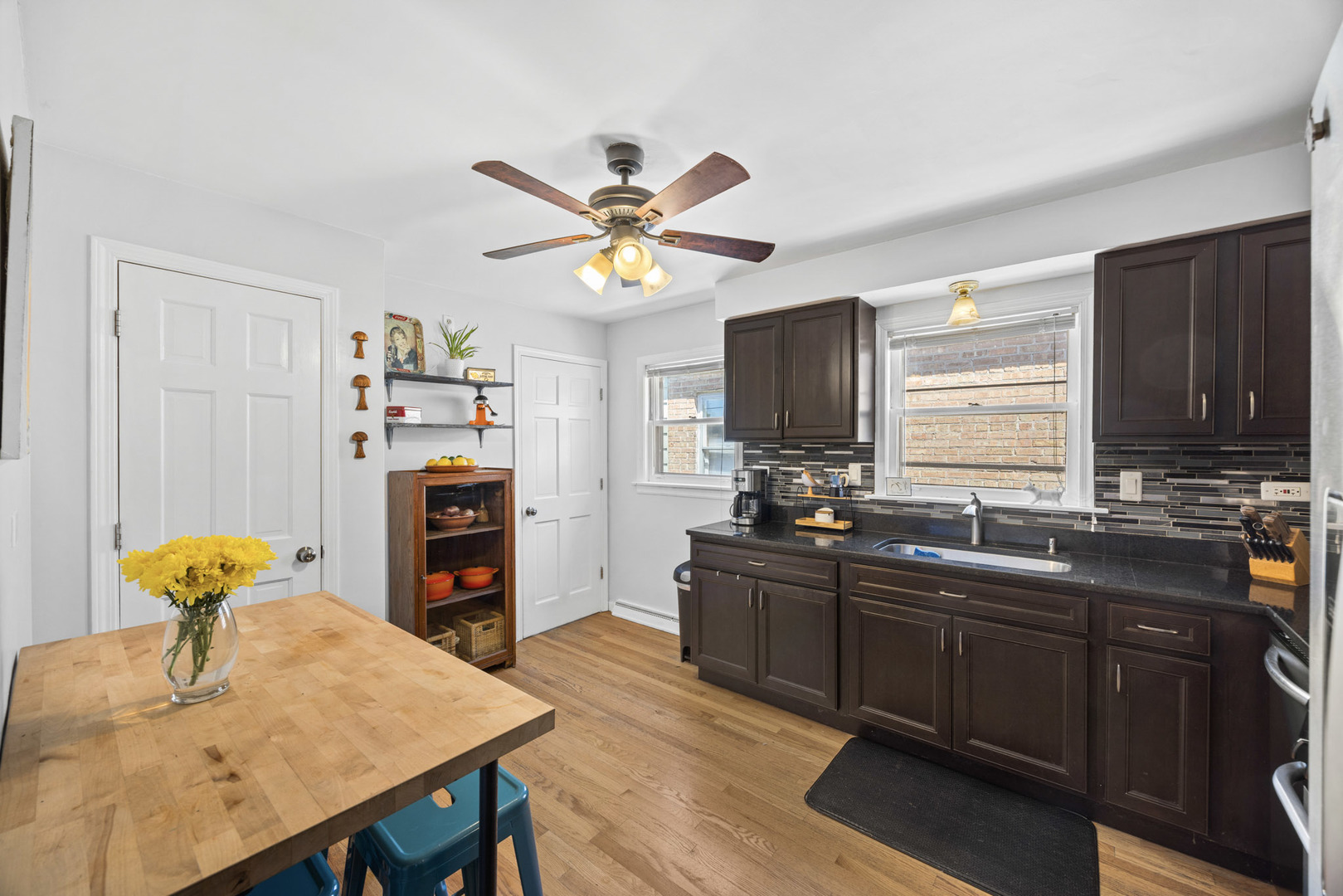 4906 W Argyle Street, Chicago, IL 60630
