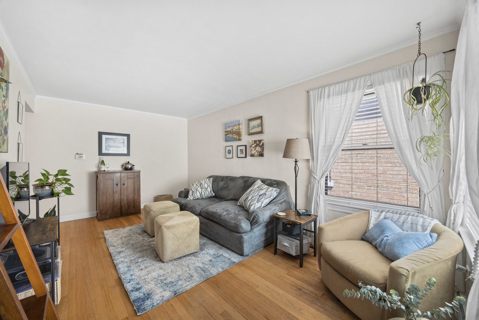 4906 W Argyle Street, Chicago, IL 60630