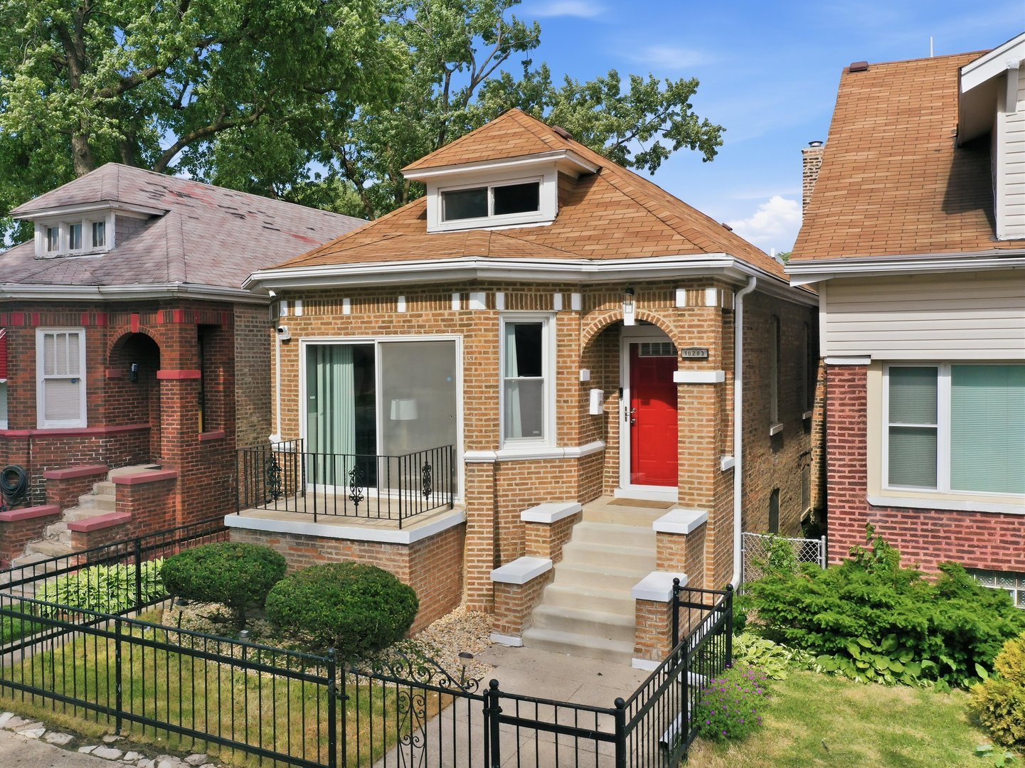 10203 S Sangamon Street, Chicago, IL 60643