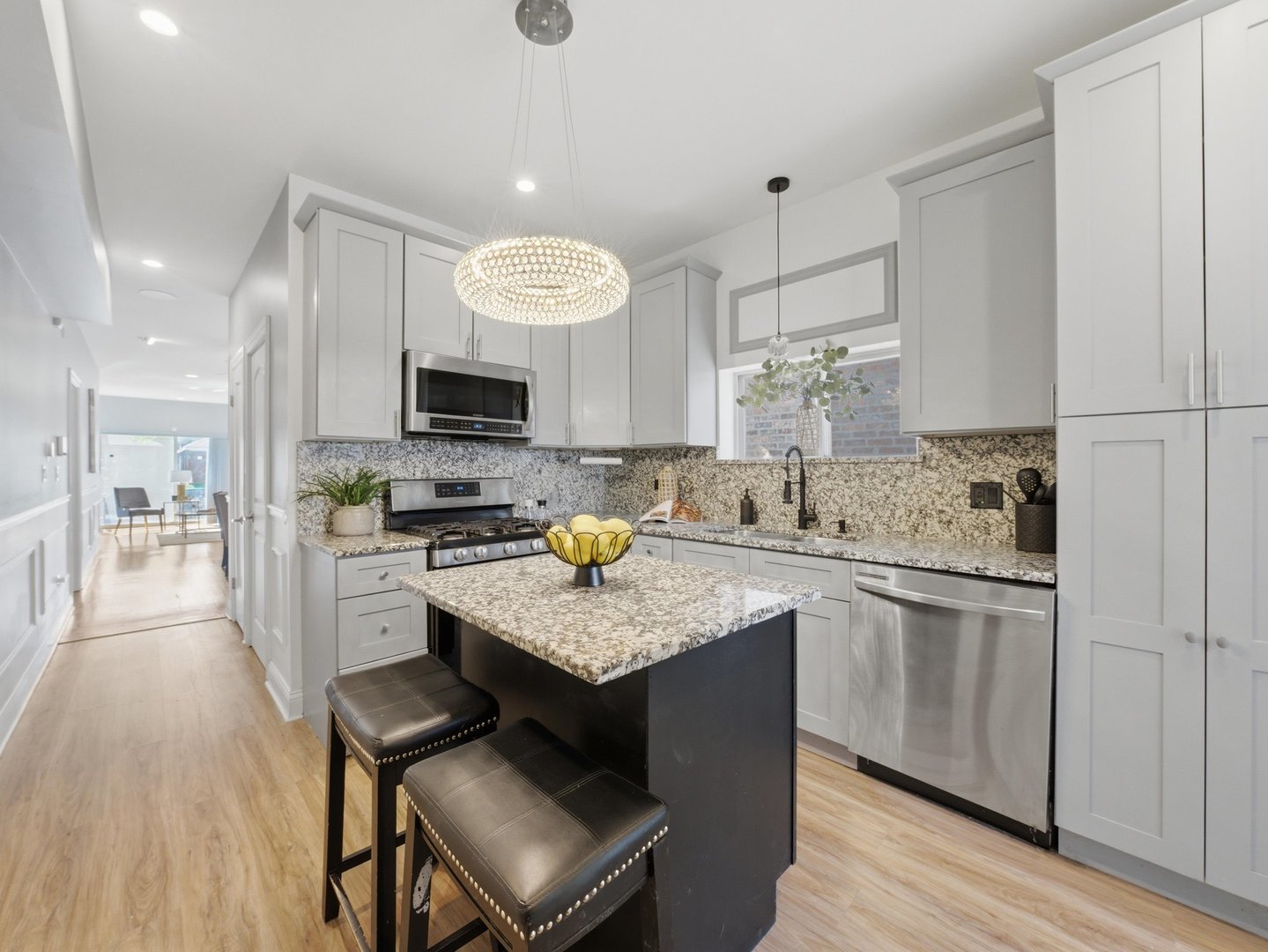 10203 S Sangamon Street, Chicago, IL 60643