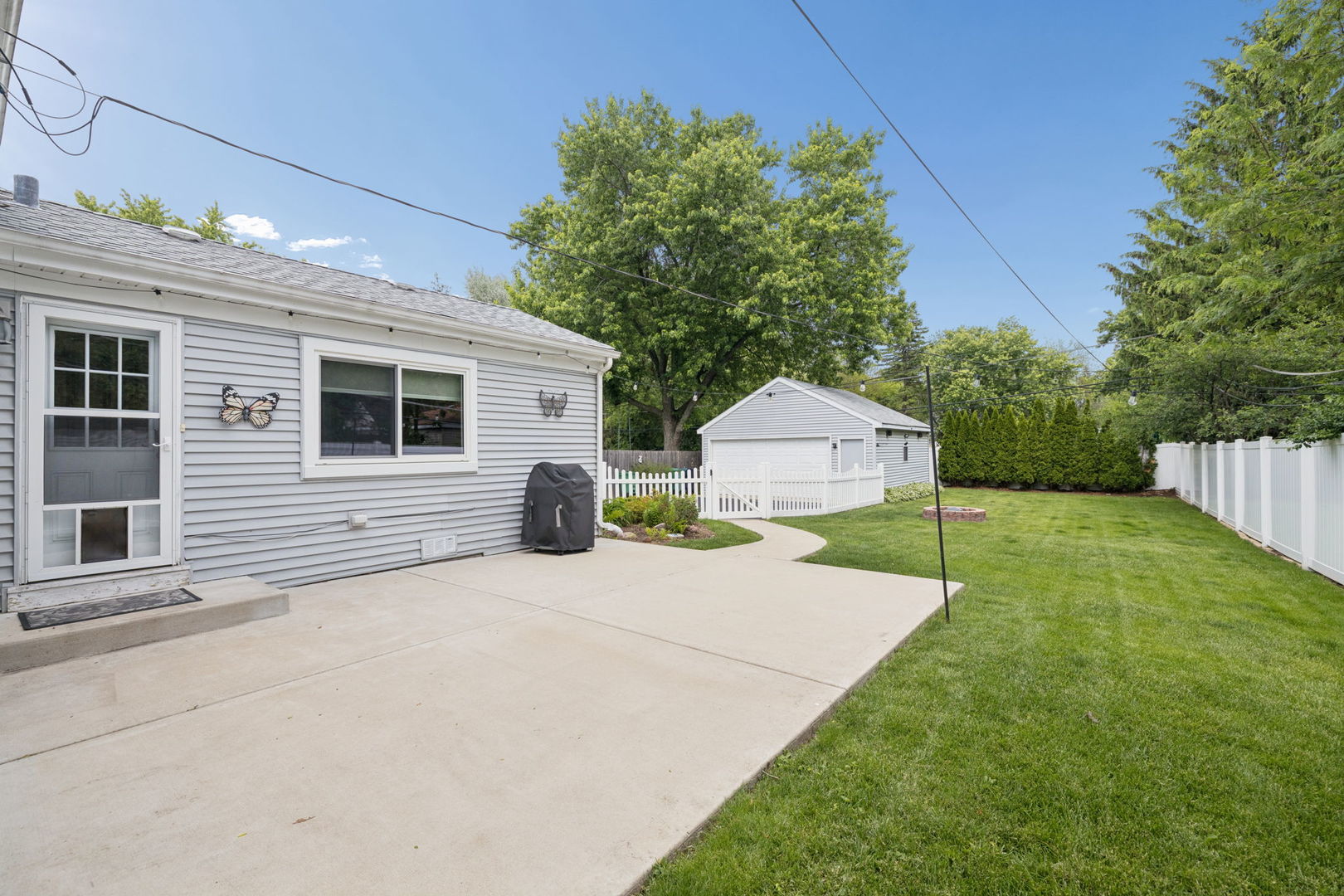 573 S Chase Avenue, Lombard, IL 60148