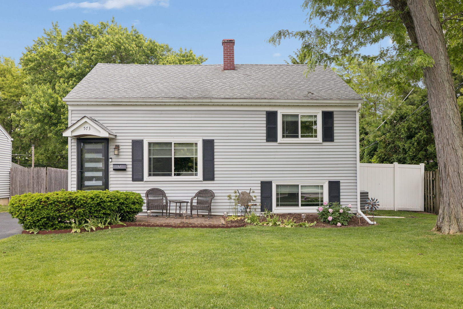 573 S Chase Avenue, Lombard, IL 60148