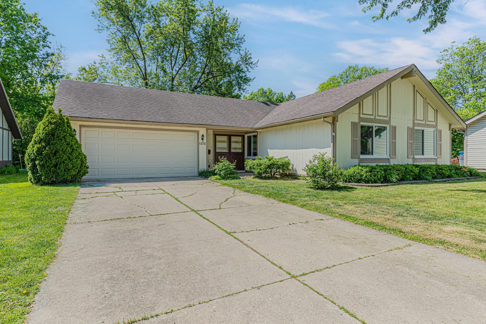 1272 Arlington Drive, Hanover Park, IL 60133