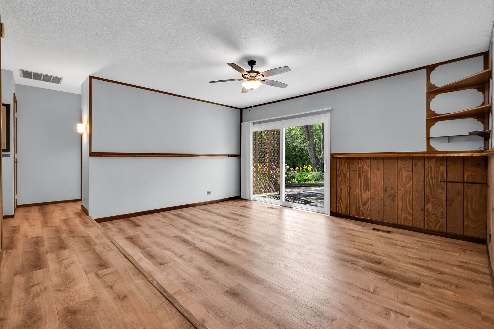 1272 Arlington Drive, Hanover Park, IL 60133