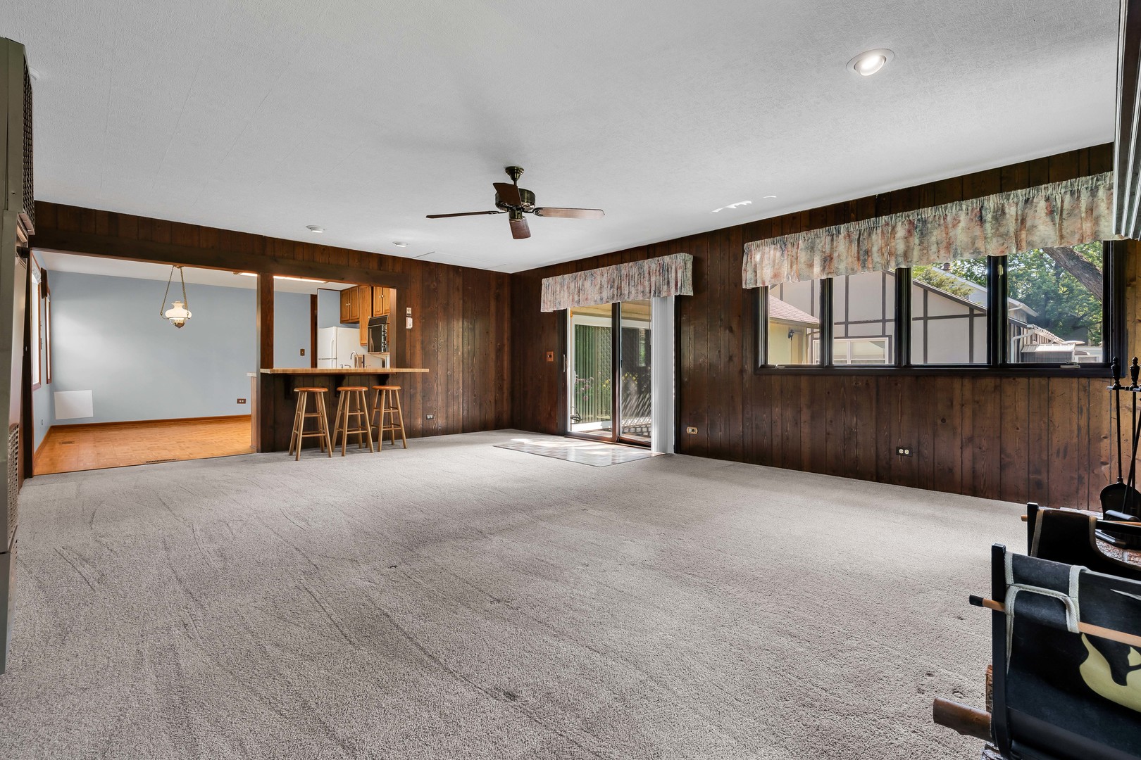 1272 Arlington Drive, Hanover Park, IL 60133