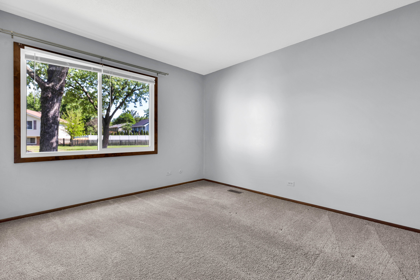 1272 Arlington Drive, Hanover Park, IL 60133