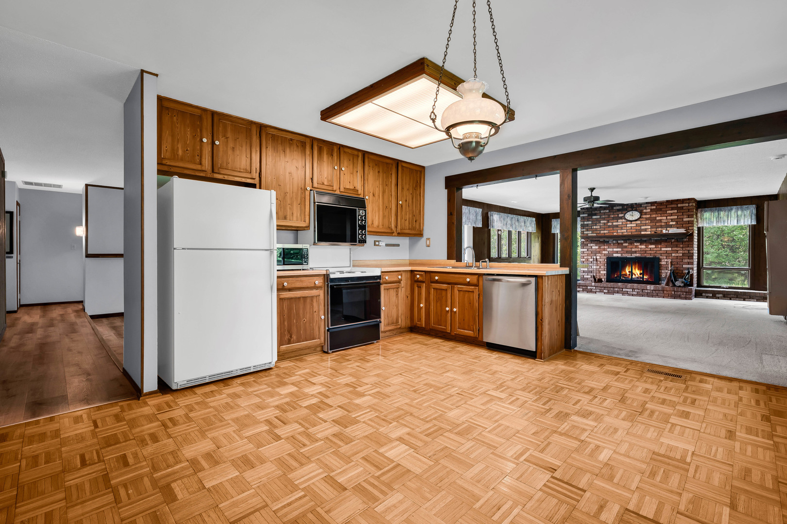 1272 Arlington Drive, Hanover Park, IL 60133