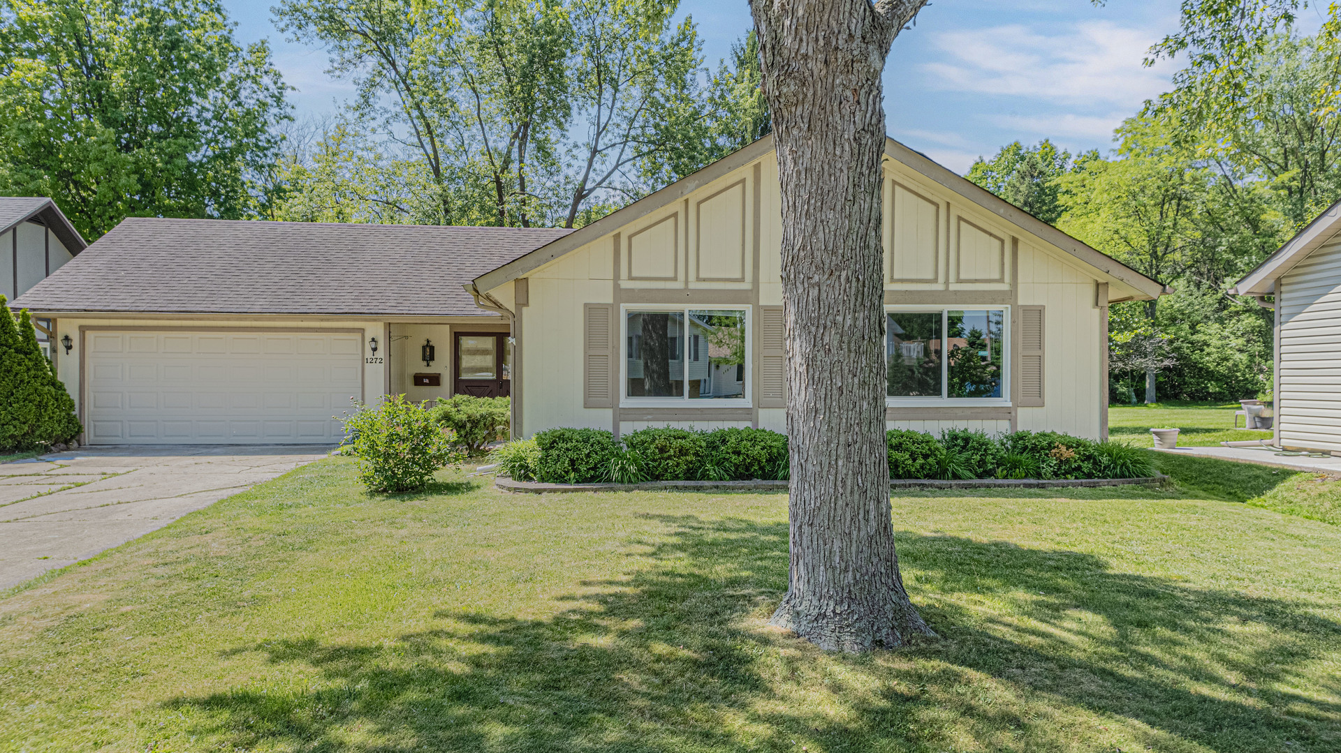 1272 Arlington Drive, Hanover Park, IL 60133