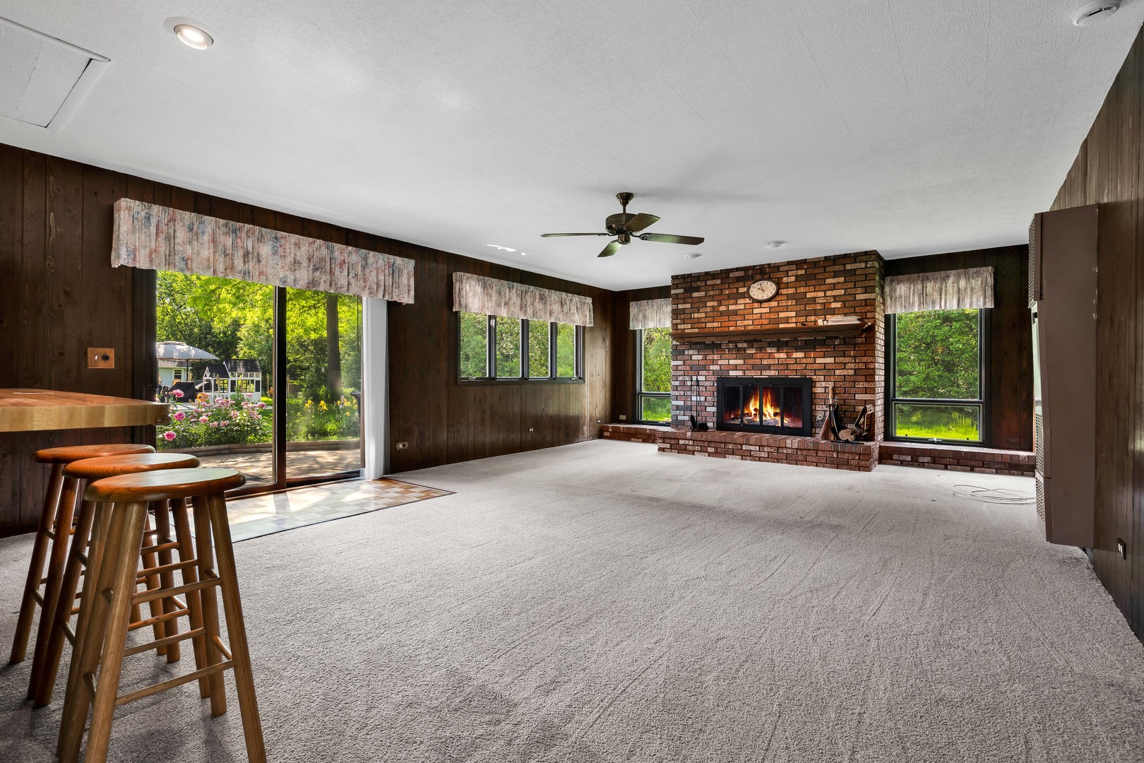1272 Arlington Drive, Hanover Park, IL 60133
