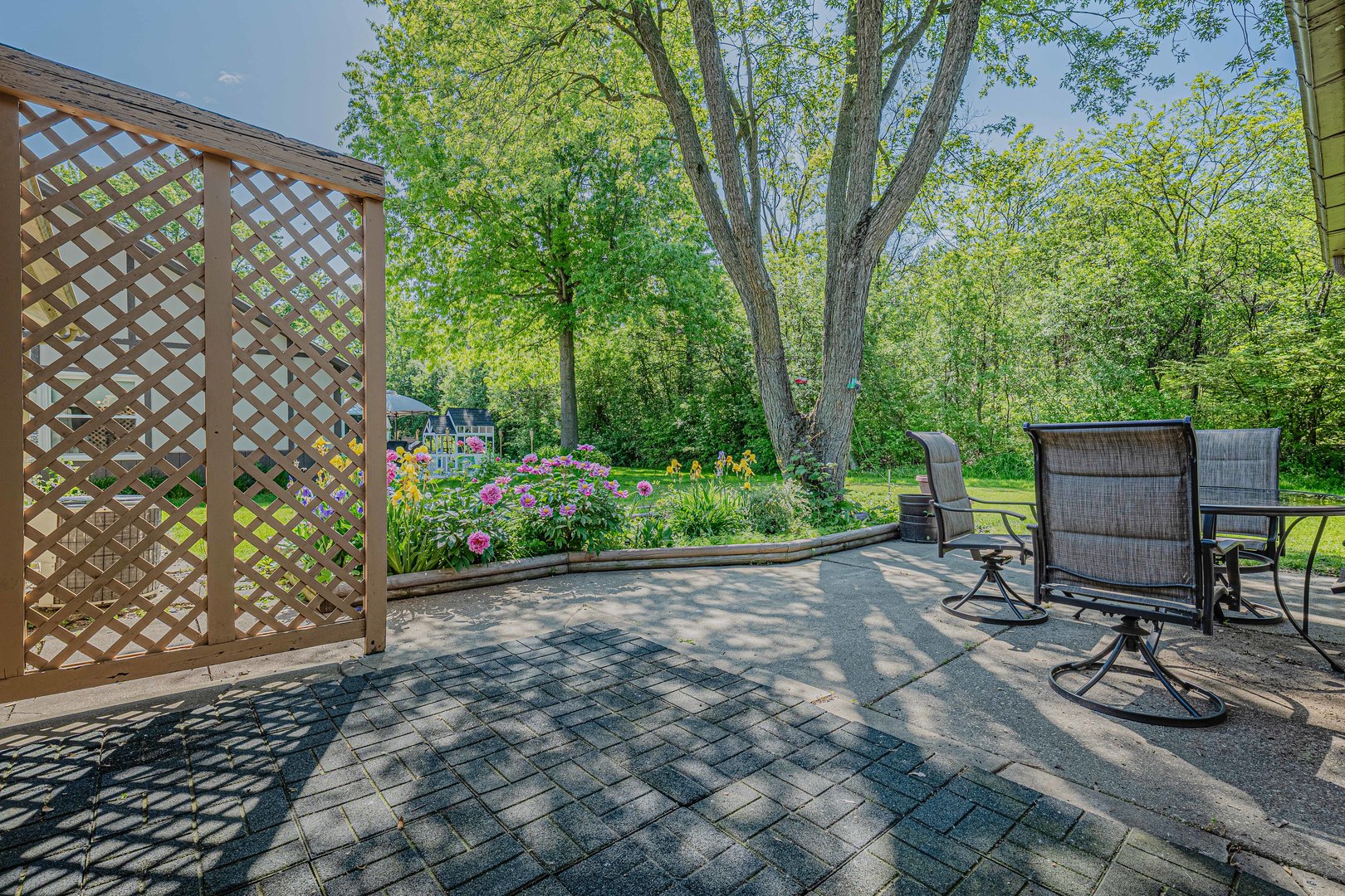 1272 Arlington Drive, Hanover Park, IL 60133