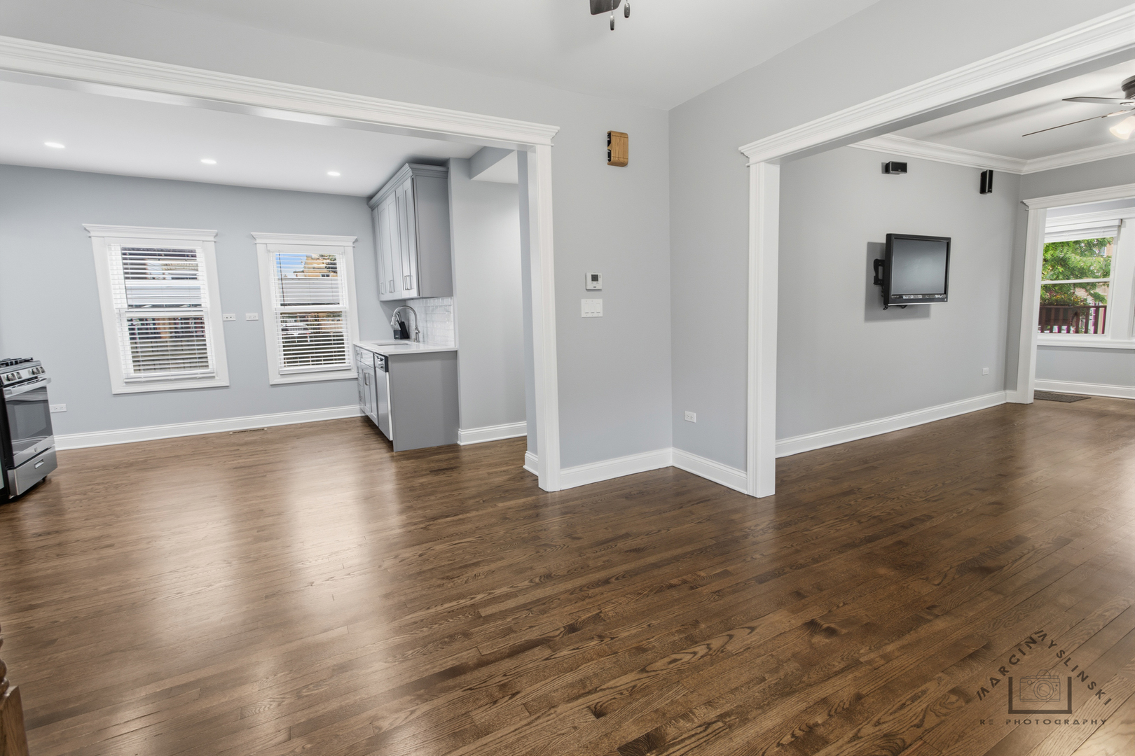 5010 W Newport Avenue, Chicago, IL 60641
