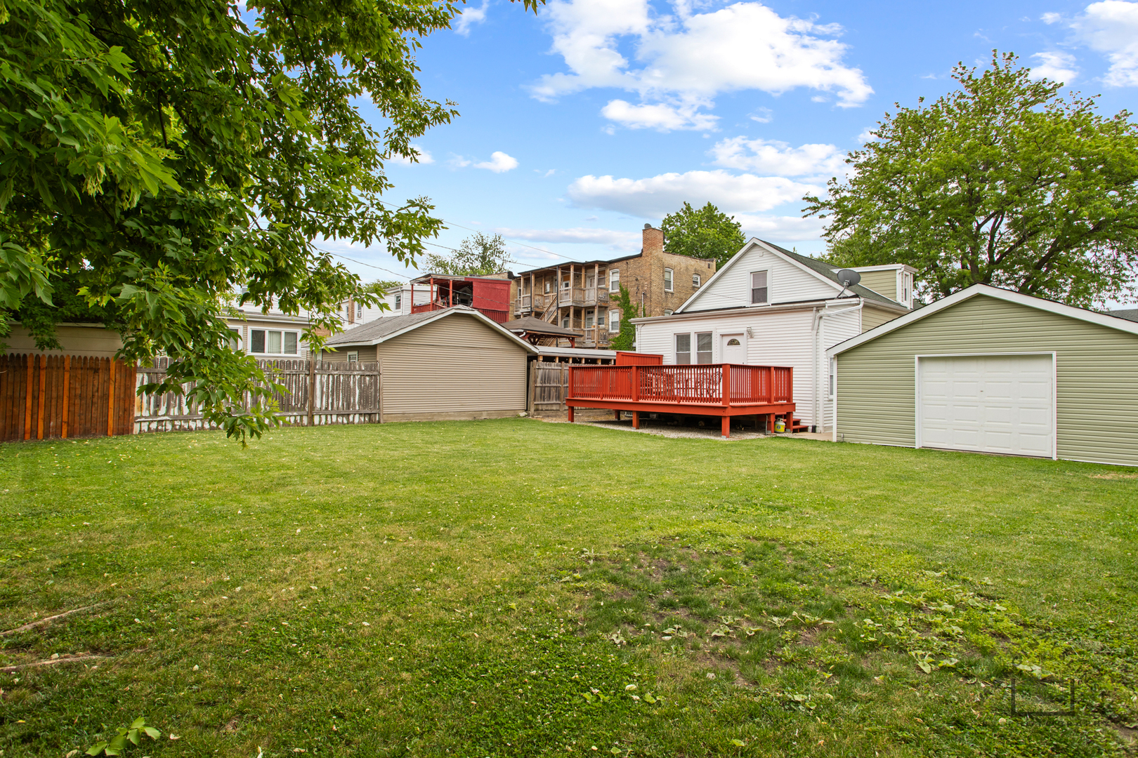 5010 W Newport Avenue, Chicago, IL 60641