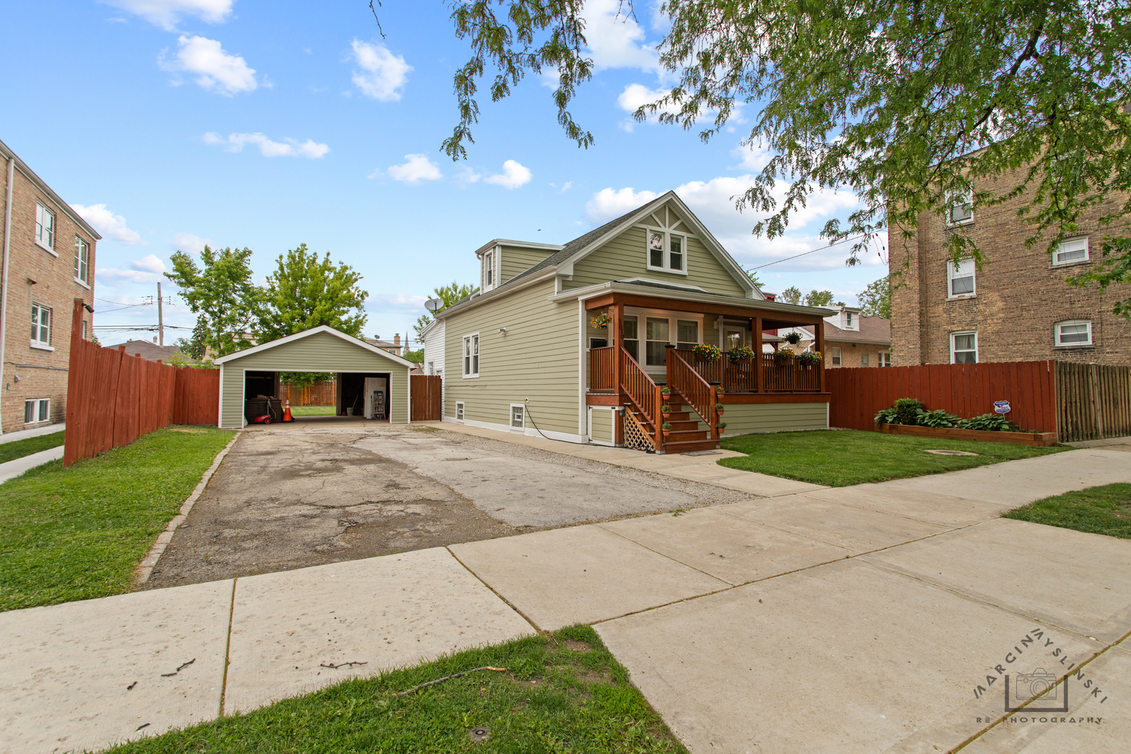 5010 W Newport Avenue, Chicago, IL 60641
