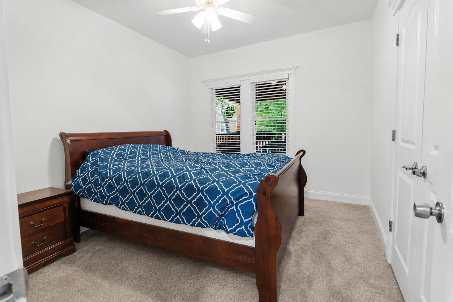 5010 W Newport Avenue, Chicago, IL 60641