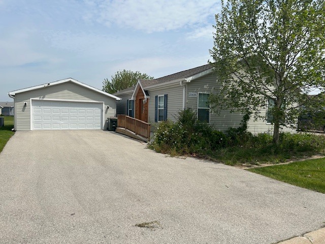 22439 S Remington Drive, Channahon, IL 60410