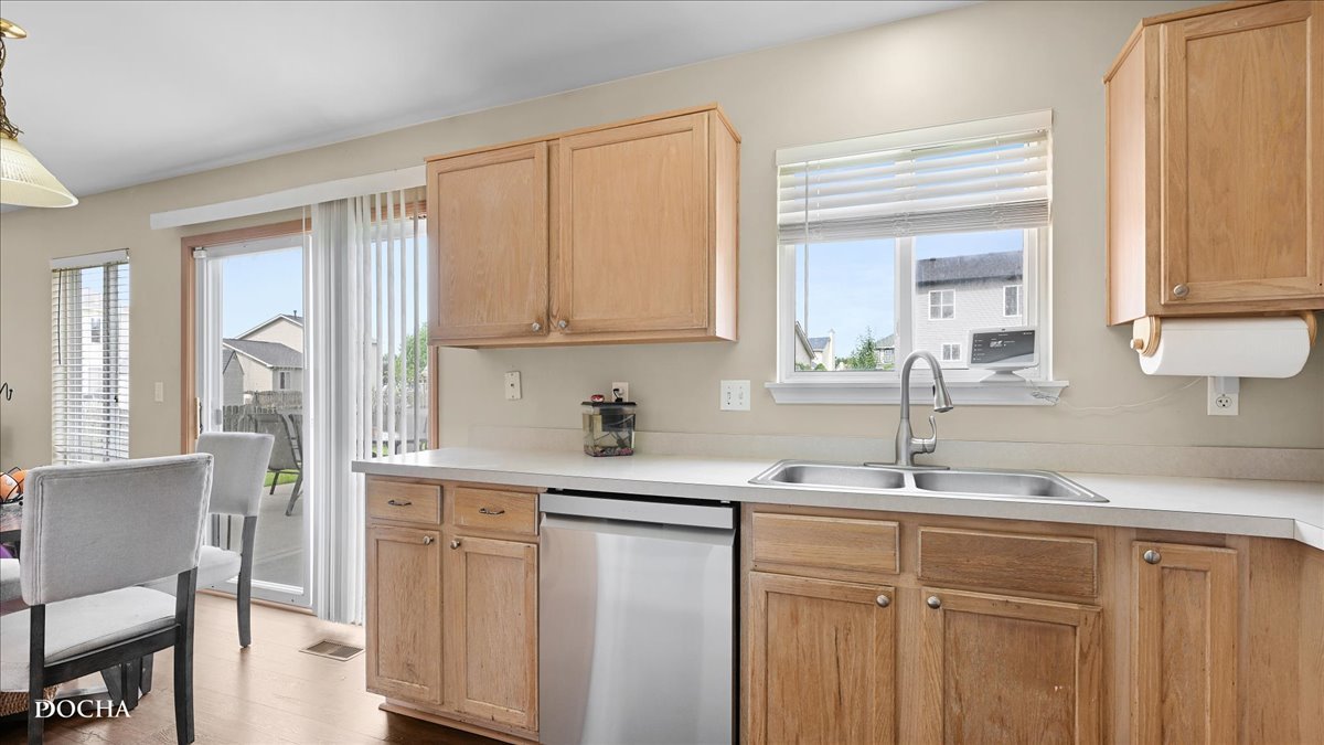 542 S Scott Lane, Romeoville, IL 60446