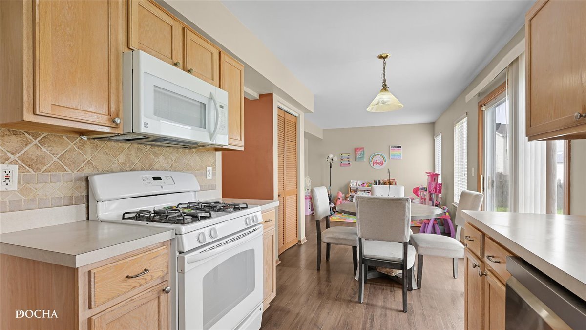 542 S Scott Lane, Romeoville, IL 60446