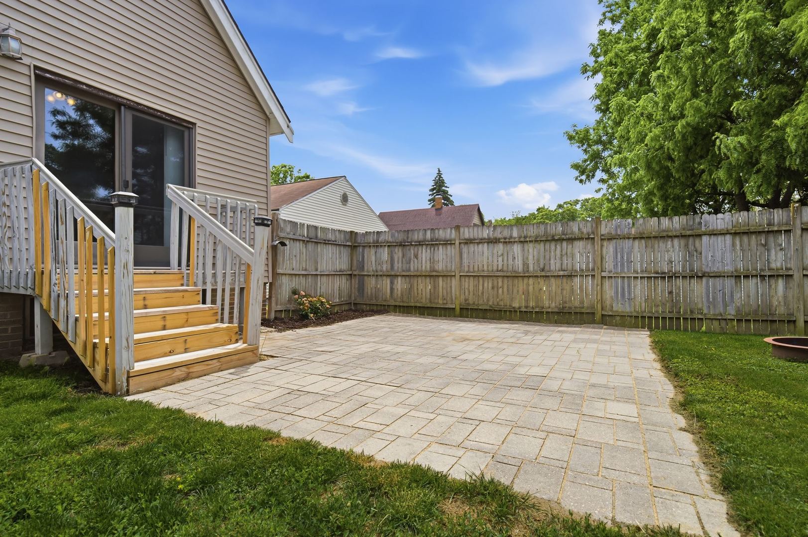 1205 S Lee Street, Bloomington, IL 61701