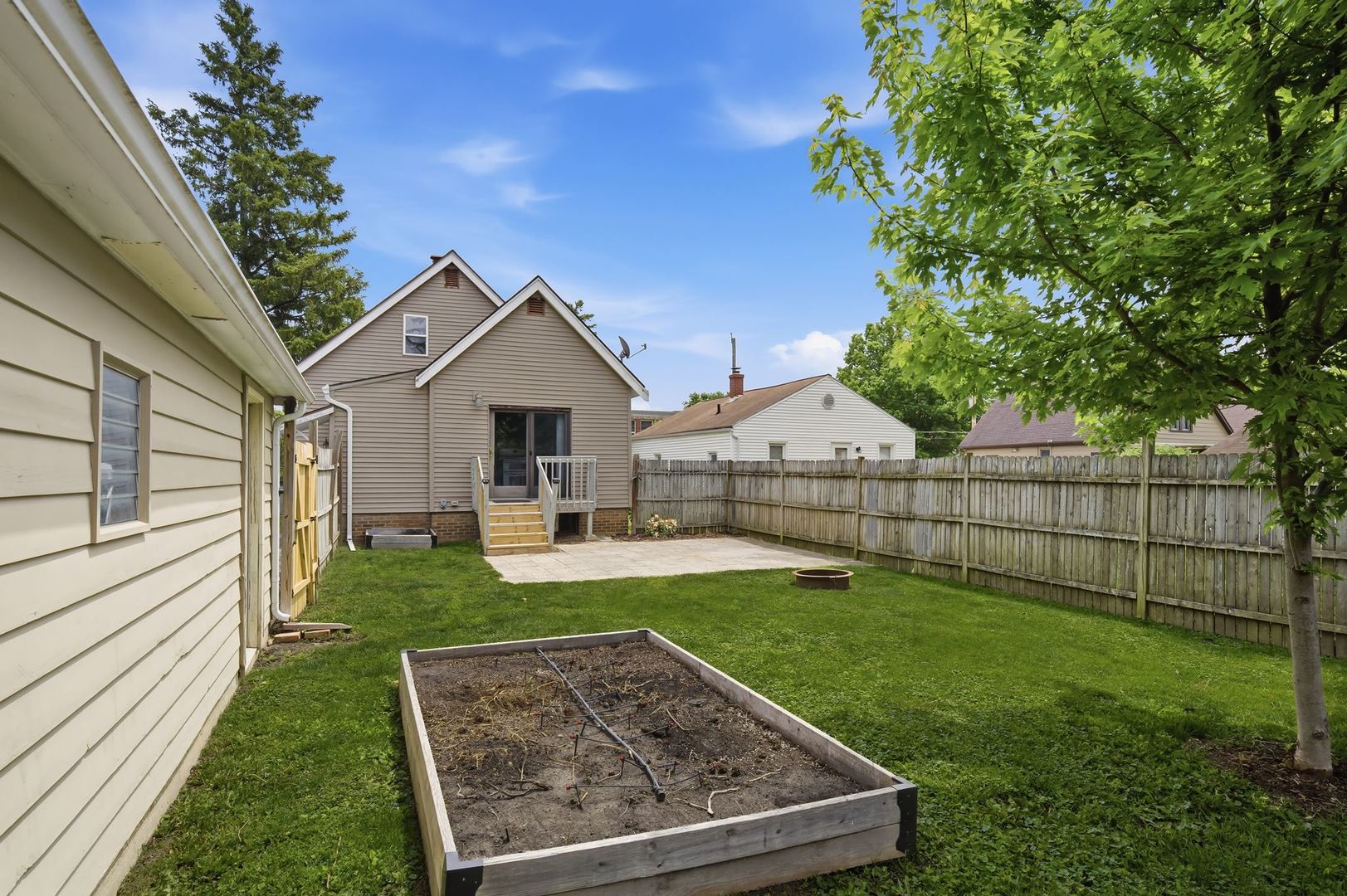 1205 S Lee Street, Bloomington, IL 61701