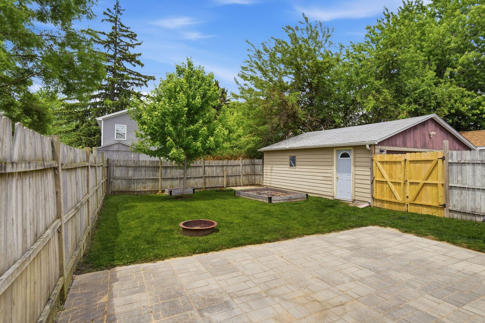 1205 S Lee Street, Bloomington, IL 61701