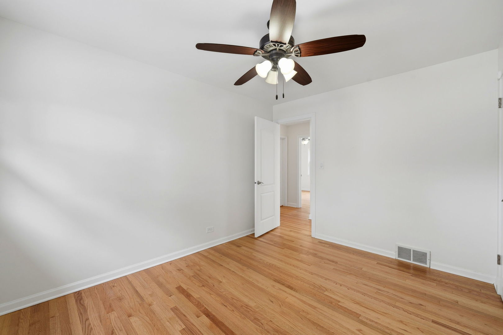 146 S Fremont Street, Palatine, IL 60067