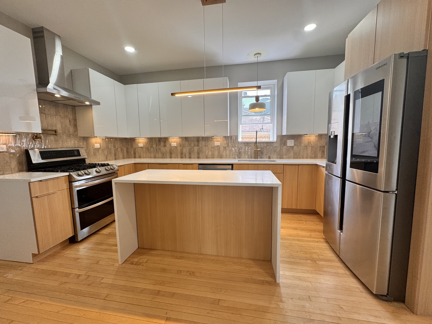 2430 S 57th Avenue, Cicero, IL 60804