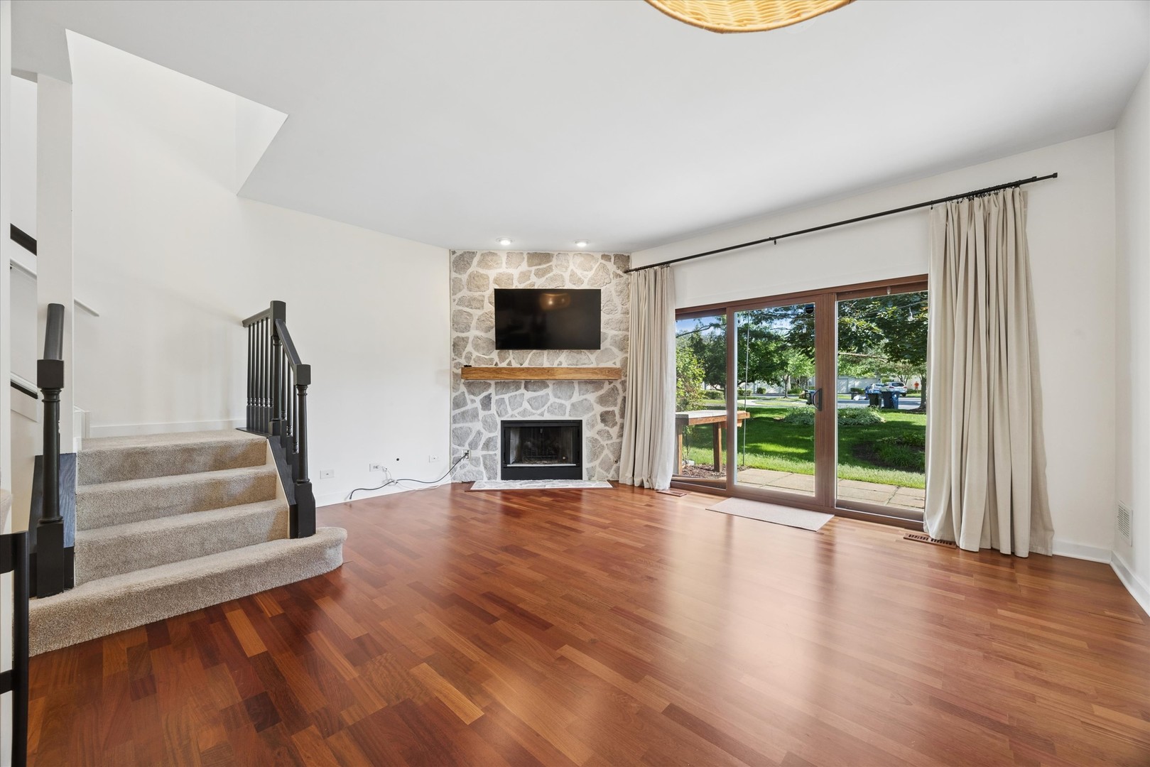 1239 Tennyson Lane #1239, Naperville, IL 60540