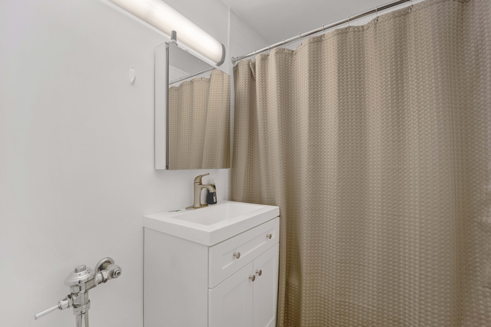 1555 N Dearborn Parkway #8C, Chicago, IL 60610