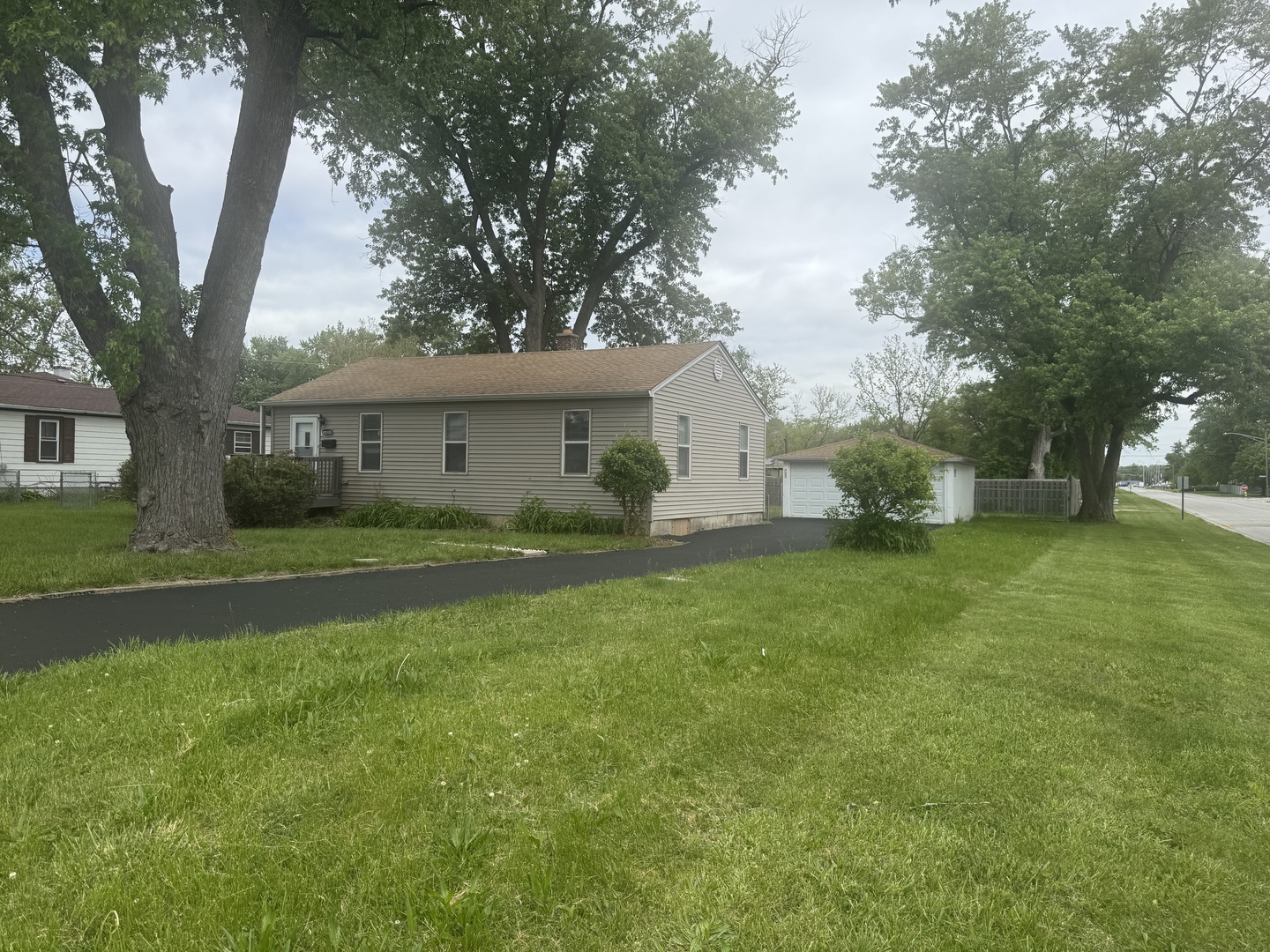 3602 Arthur Terrace, Markham, IL 60428