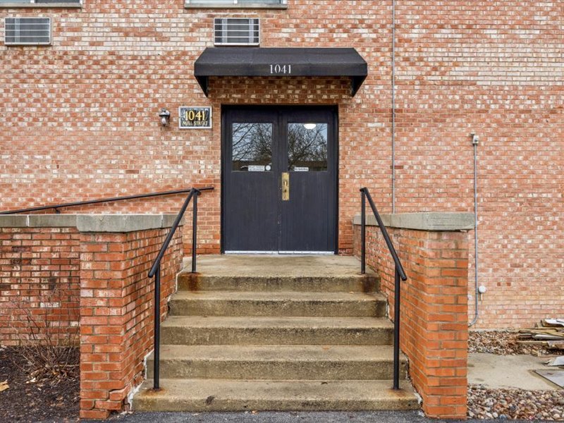 1041 N Mill Street #307, Naperville, IL 60563