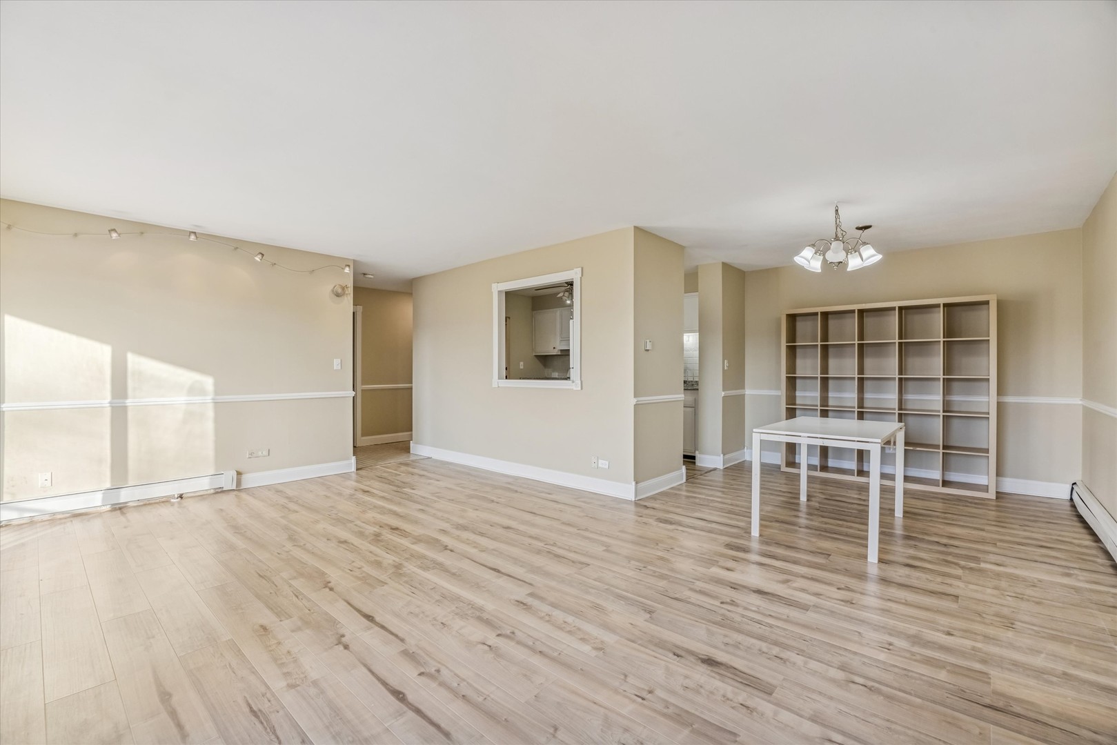 1041 N Mill Street #307, Naperville, IL 60563