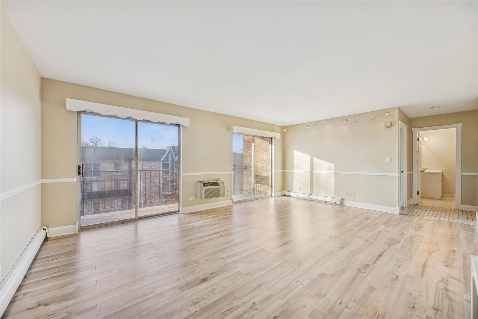 1041 N Mill Street #307, Naperville, IL 60563