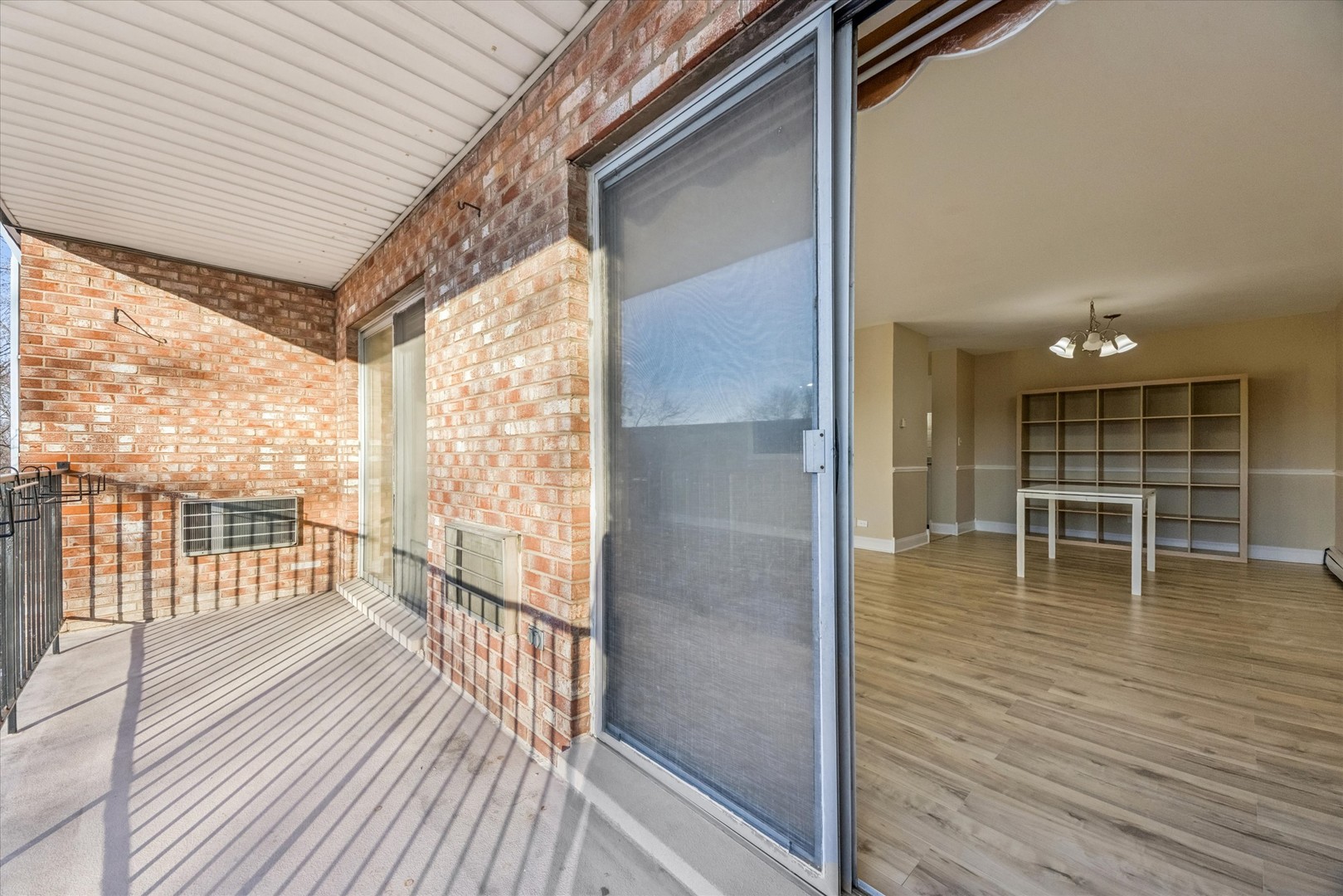 1041 N Mill Street #307, Naperville, IL 60563