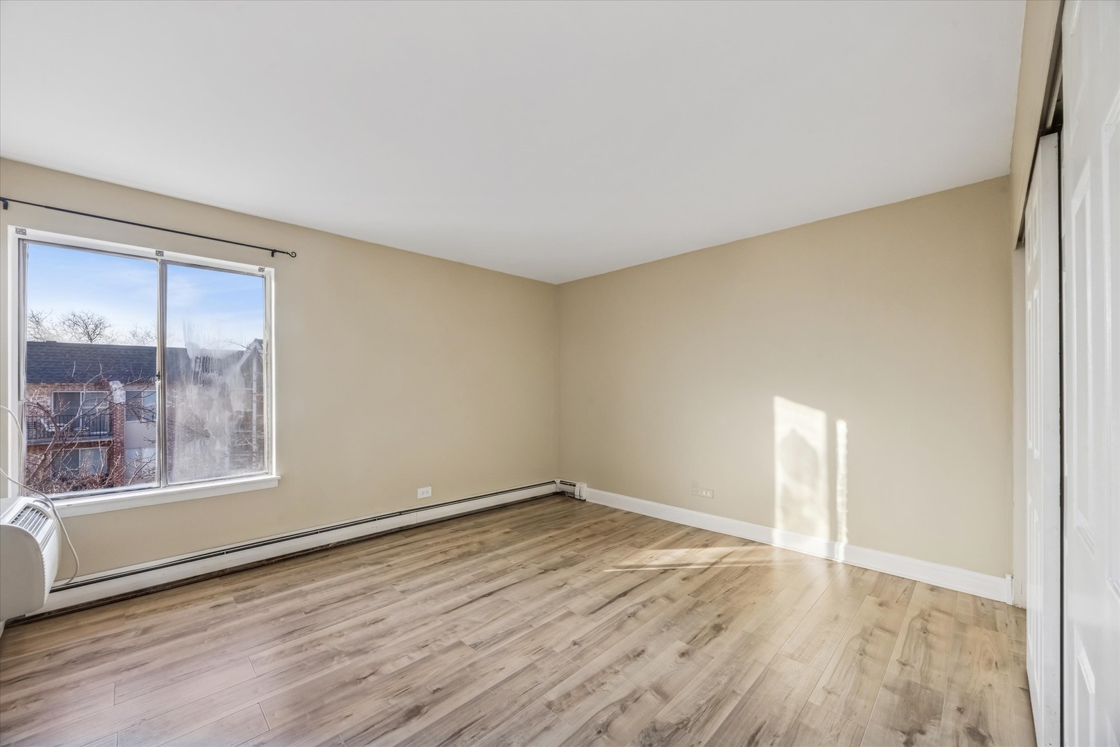 1041 N Mill Street #307, Naperville, IL 60563