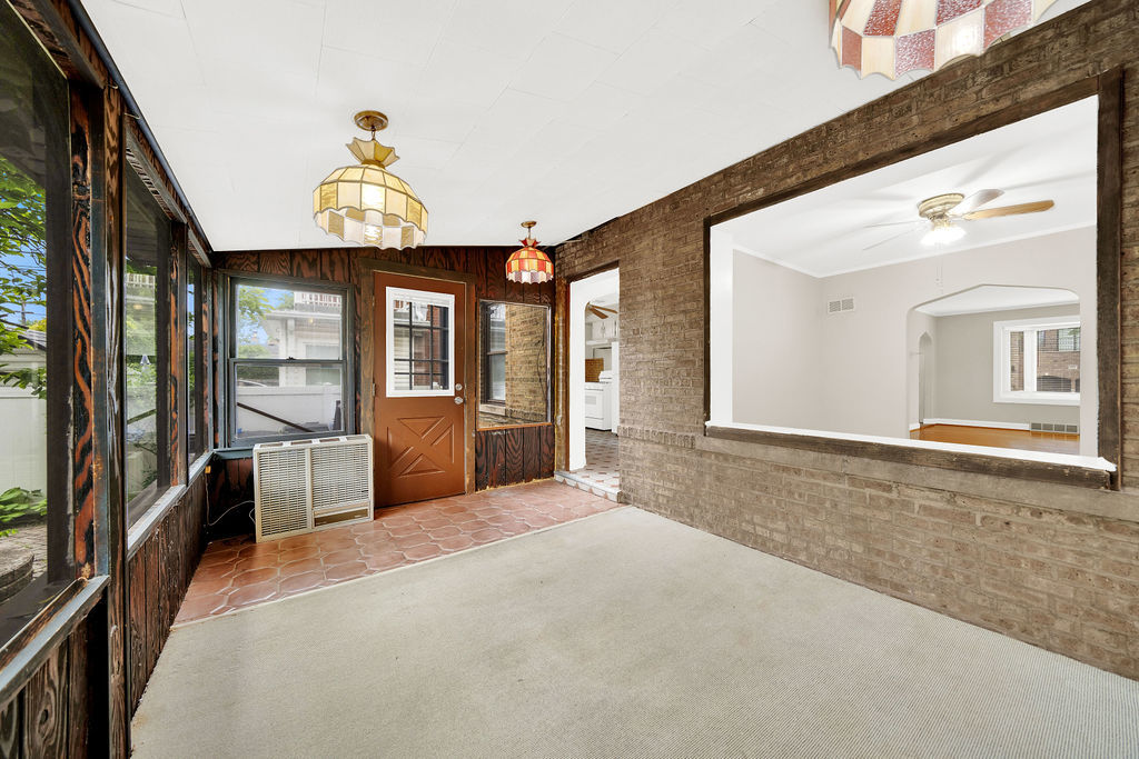 6219 N Lenox Avenue, Chicago, IL 60646