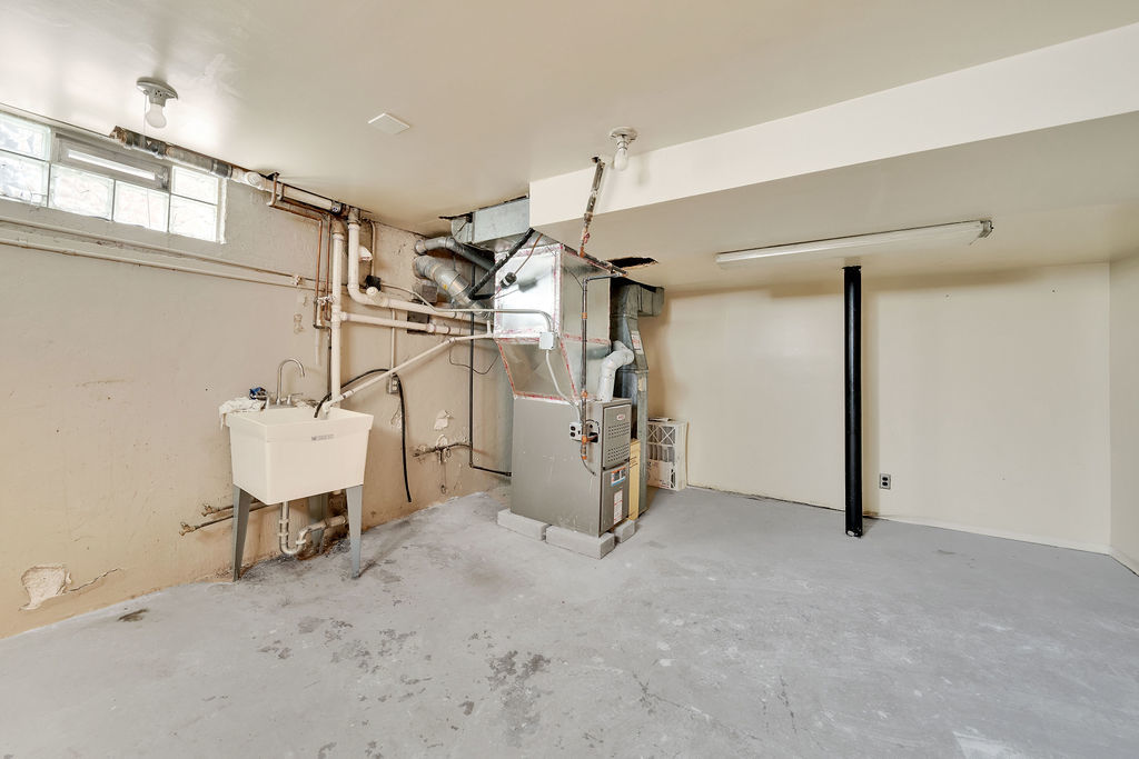 6219 N Lenox Avenue, Chicago, IL 60646