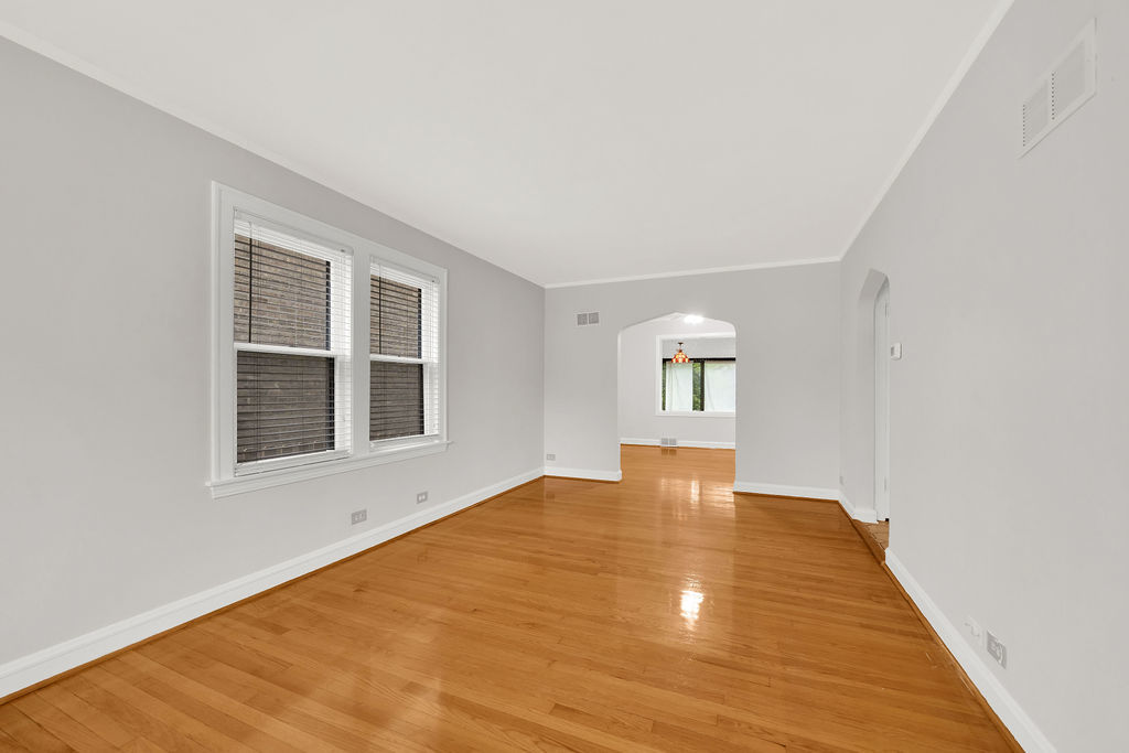 6219 N Lenox Avenue, Chicago, IL 60646