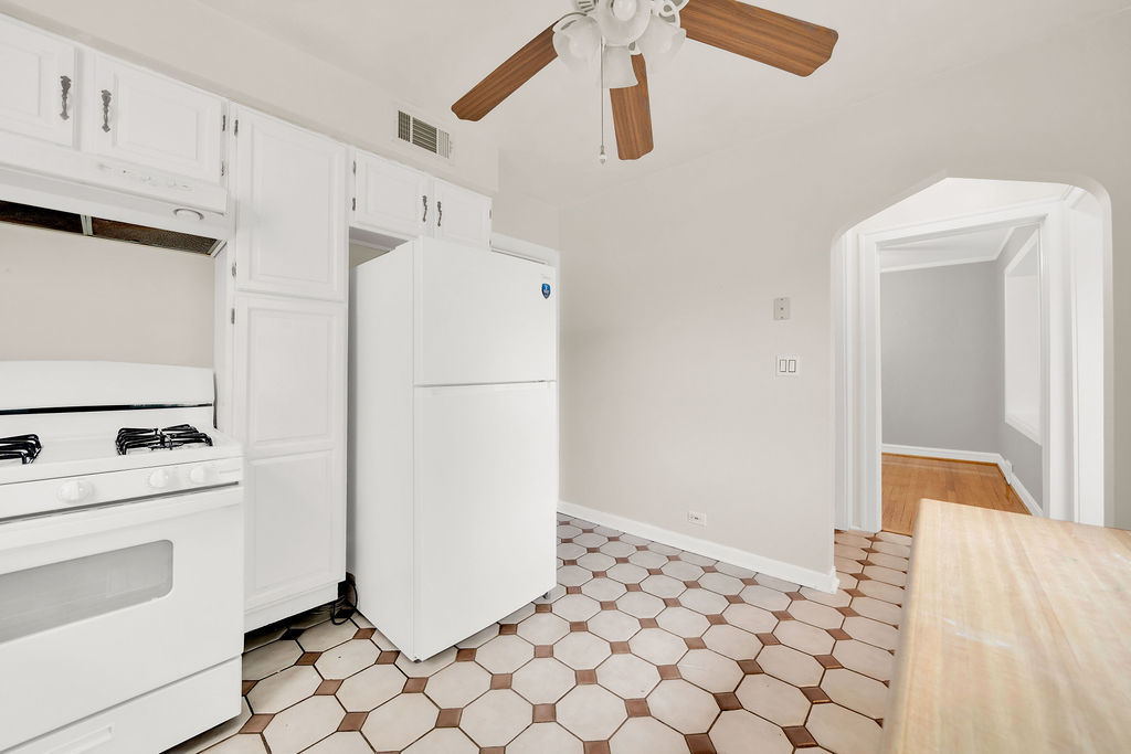 6219 N Lenox Avenue, Chicago, IL 60646