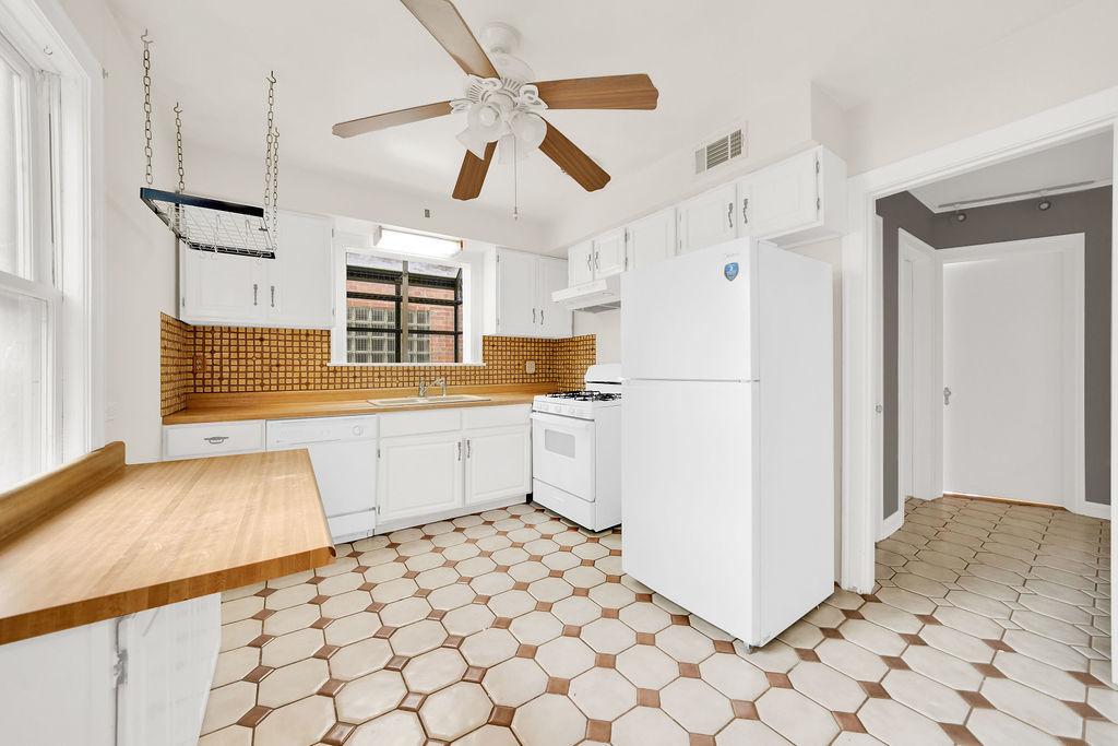 6219 N Lenox Avenue, Chicago, IL 60646